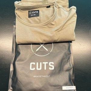 NWT - Cuts AO Split-Hem Tee - Size M - Color Coyote